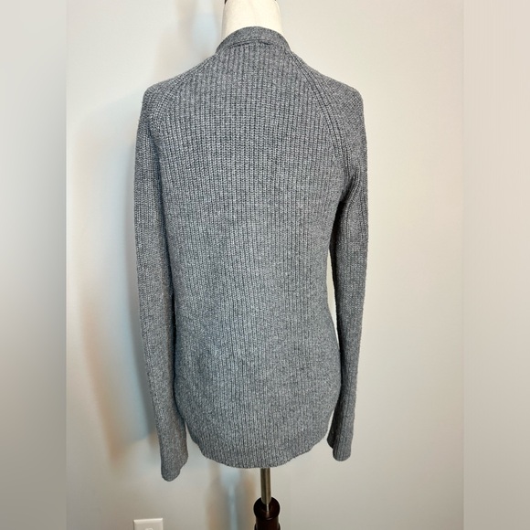 Sz M Gap heathered grey knit button front cardigan pockets wool blend v neck - Picture 6 of 9